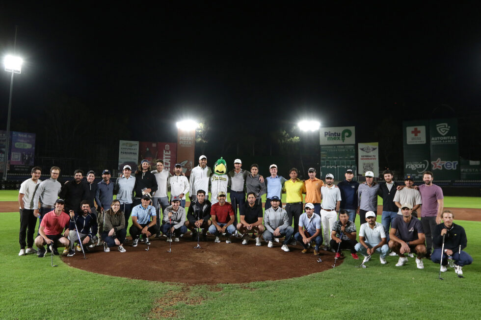Miembros de la Gira de Golf Profesional Mexicana acudieron al Estadio ...