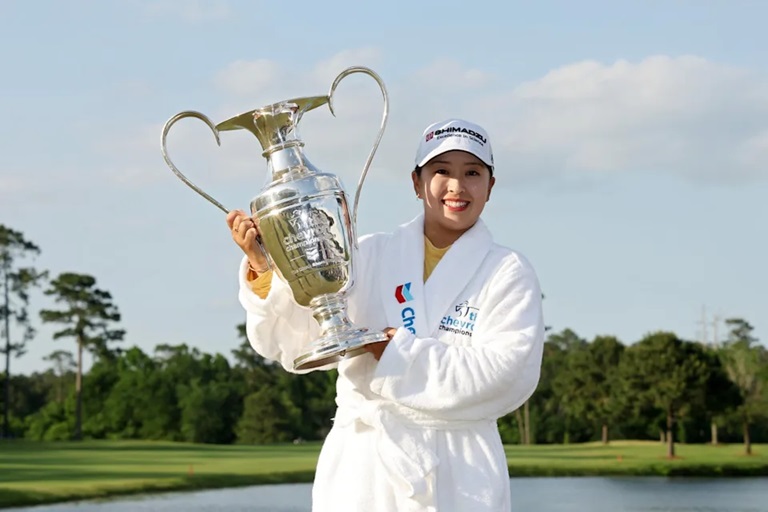 LPGA: La japonesa Mao Saigo embocara un corto putt de metro y medio para el birdie ganador